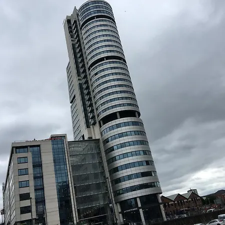 Apartment Two Bed Modern City Center With Gorgeous Views *