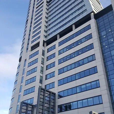 Two Bed Modern City Center With Gorgeous Views Apartment *