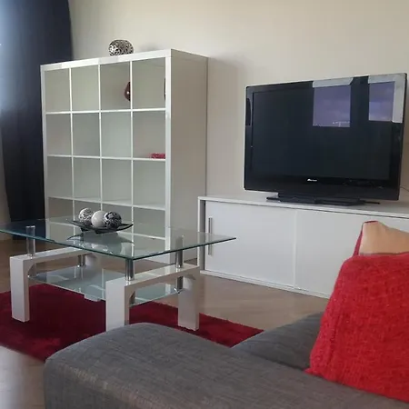Two Bed Modern City Center With Gorgeous Views Apartment